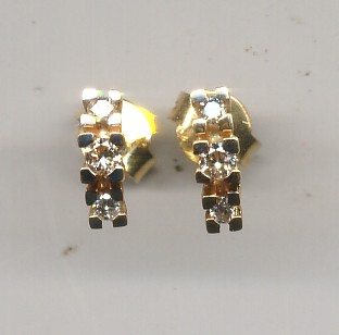 Beautiful 18 Kt Gold  Natural Diamond Earing